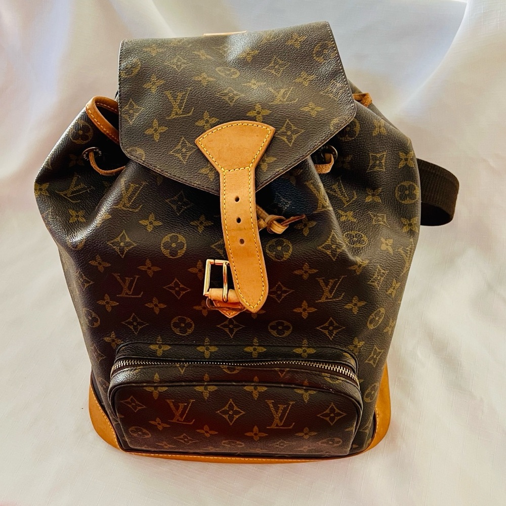 Louis Vuitton~Monogram GM Montsouris Backpack / Unisex
